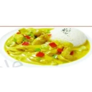 Arroz Blanco Con Pollo, Salsa De Curr Y Patata