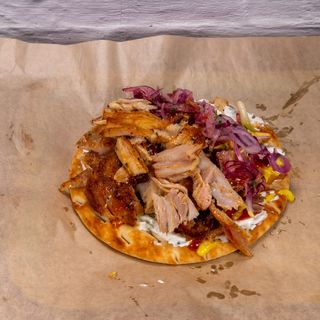 Пилешки гирос