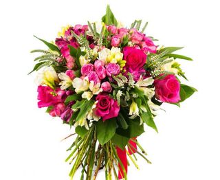 Bukiet Szalony Róż mały - 7 kwiatów z przybraniem