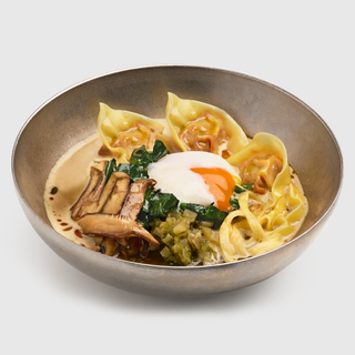 Wonton de ropa vieja con noodles