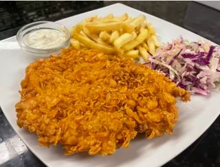 Snitel crispy cu cartofi prăjiți,sos pronto și salata de varza (25 %OFF ).