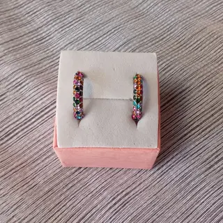  Brincos Multicolor – Brilha com Toda a Tua Luz