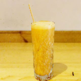 Superzumo De Naranja, Fresas Y Plátano