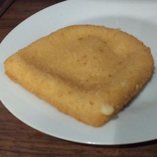 Panierowany kotlet serowy