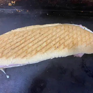 Panino piastrato cotto e fontina