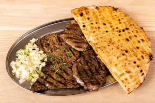 1/2 teleća jetra i 1/2 ramstek