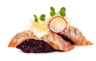 165 Nigiri black salmon style - 2 pezzi