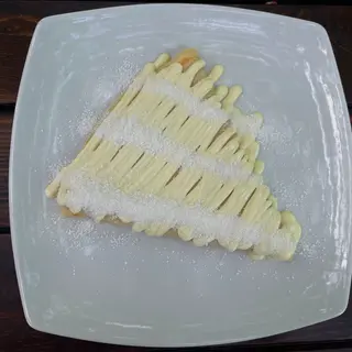 Palačinka sa Nutellom, kokosom i prelivom od bijele čokolade