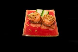 Ojakomaki łosoś, cebulka prażona