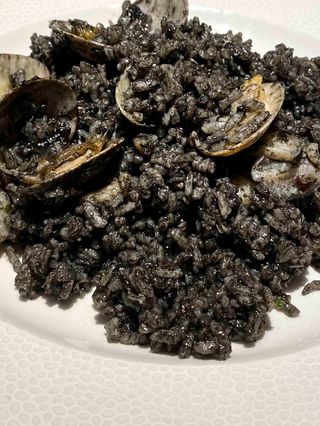 Arroz Negro con Sepia Y Calamares