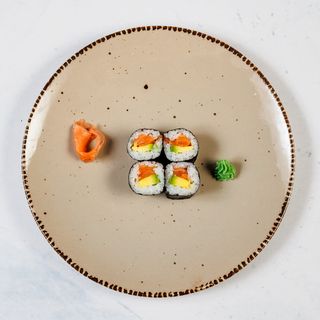 Maki losos i avokado