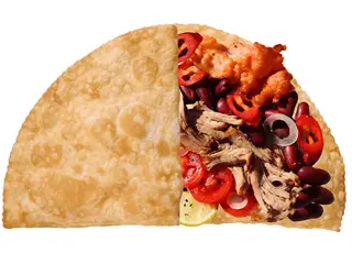 Чебурек із рваною свининою та чилі кон карне (170g)