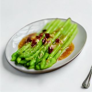 A164. Asparagi saltati con salsa ostriche*