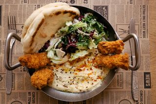 Hummus crispy breakfast