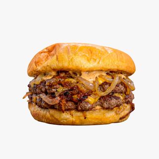 Combo Burger + patatas fritas + tarta de queso y bebida