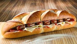 Maxi panino con salsiccia di cavallo al sugo