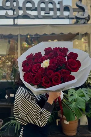 ჰოლანდიური სპრეი ვარდები.