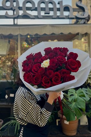 ჰოლანდიური სპრეი ვარდები.