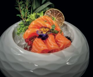 055. Sashimi salmone