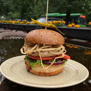 Бургер " Пияз" с курицей