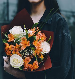 Buchet trandafiri cu lisianthus