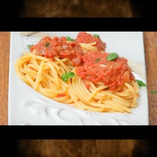 SPAGHETTI CU TON SI SOS DE ROSII