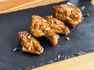 Skrzydełka w sosie unagi-chili (230g)