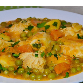 Пиле с грах и картофи 