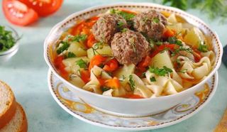 ლაღმან გუირუ ქათმის ფრიკადელებით