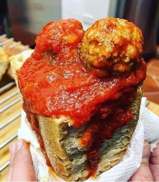 Cuzzutiello polpetta e parmigia di melanzane