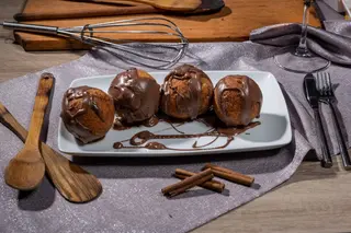 Papanasi cu crema de ciocolata