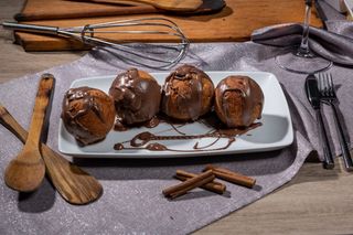 Papanasi cu crema de ciocolata