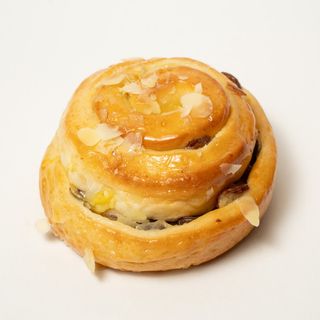 Улитка с изюмом (110г)