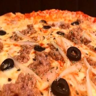 Pizza Tonno (Mediana)