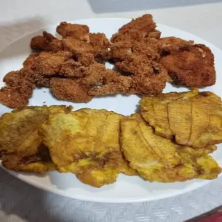 Pica Pollo Con Patacón
