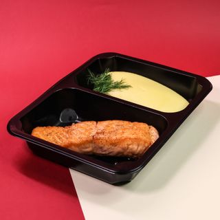 Łosoś pieczony z ziemniakami