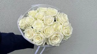 Bukiet White Rose, rozmiar M, 15 białych róż