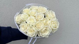 Bukiet White Rose, rozmiar M, 15 białych róż