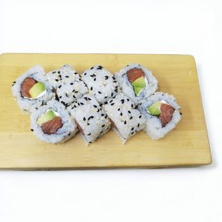 California Salmón, Aguacate y Queso 