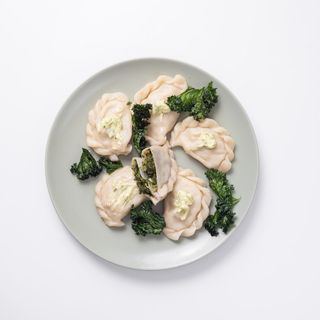 Pierogi z siekanym szpinakiem z fetą 9szt