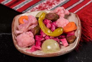 Salată asortată de murături de casă