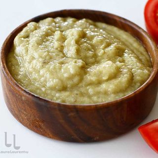 Salata de vinete cu paine prajita