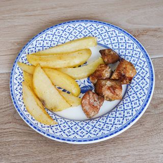 Pinchito de cerdo con patatas