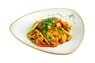 Пряная лапша с курицей и овощами