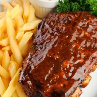 Costilla de cerdo en salsa bbq.  ( No picante )