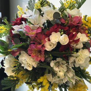 Bouquet misto con mimose 