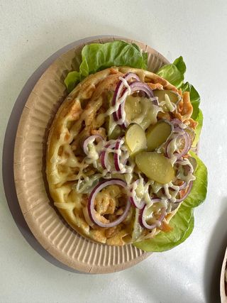 Gofro-pizza szynką i pieczarkami