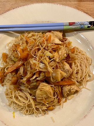 316 Spaghetti di riso con pollo