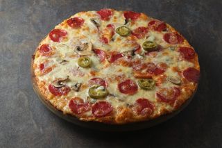 Պիցցա Պեպերոնի սնկով 