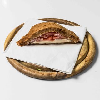 33. Tramezzino moretti